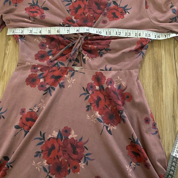 ❤️🔥Socialite Dusty Mauve Vegan Soft Leather Red Floral Butterfly Sleeve Dress - Picture 7 of 8